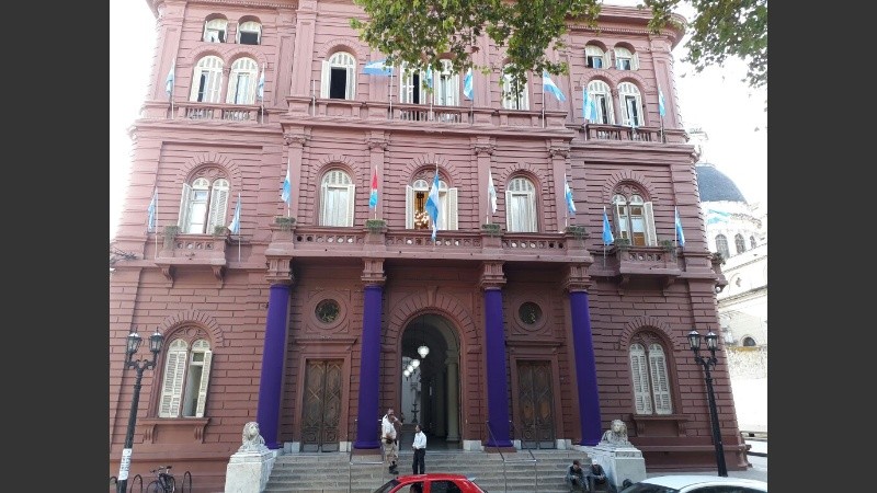 La repercusión de la devalaución y el cambio de gobierno en el Palacio de los Leones.