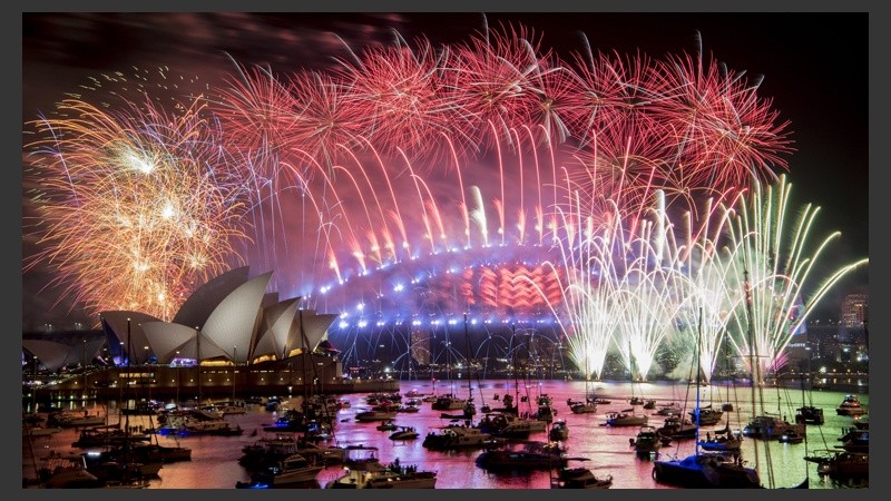 Sydney y su clásico show de fuegos artificiales.