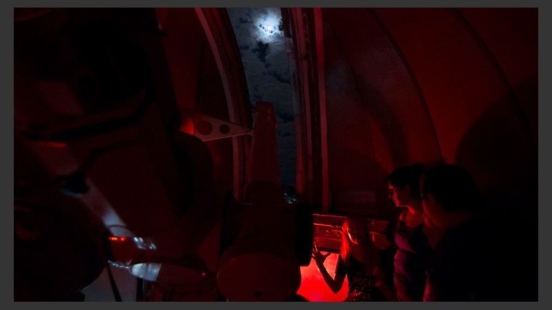 Desde la cúpula del observatorio también se pudo aprecial el eclipse.
