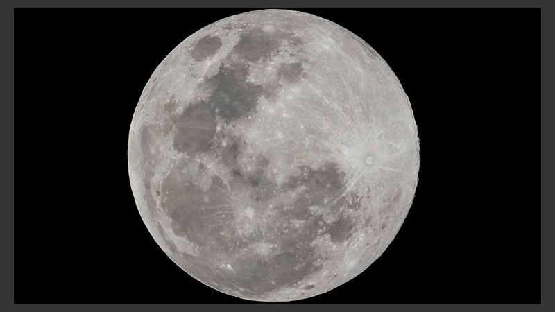La luna se ve verá un 30 por ciento más brillante y un 14 por ciento más grande.