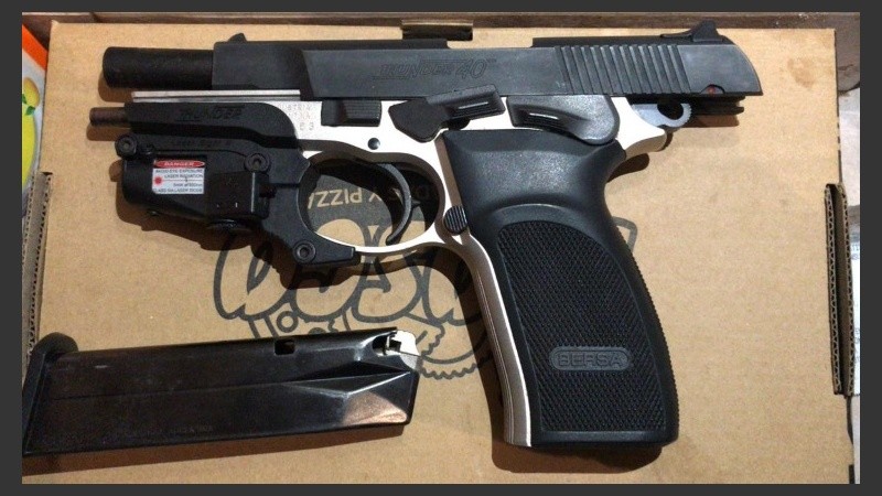 La pistola usada en el ataque homicida. 