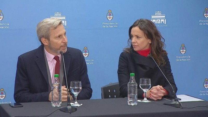 Frigerio y Stanley en conferencia de prensa en Olivos. 