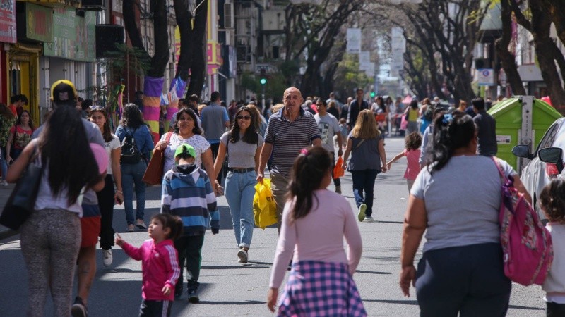 El particular panorama de calle San Luis este sábado. 