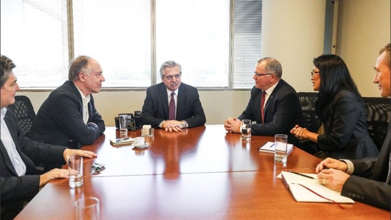 Luego de la reunión con Macri, los referentes de la petrolera se reunieron con Fernández.