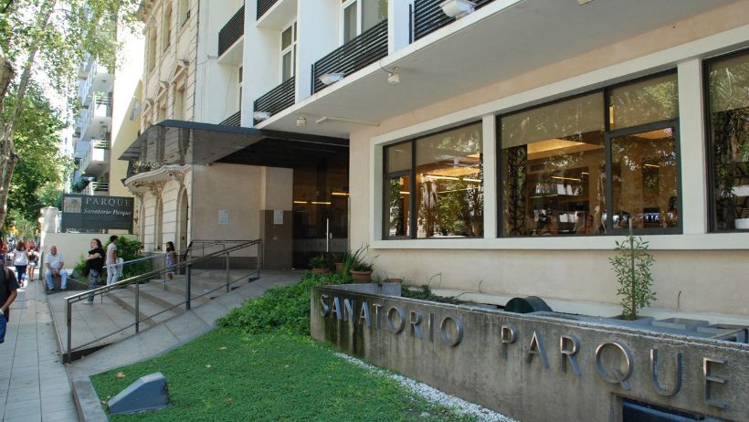 Dos médicos y un instrumentista del Sanatorio Parque dieron positivo de covid-19