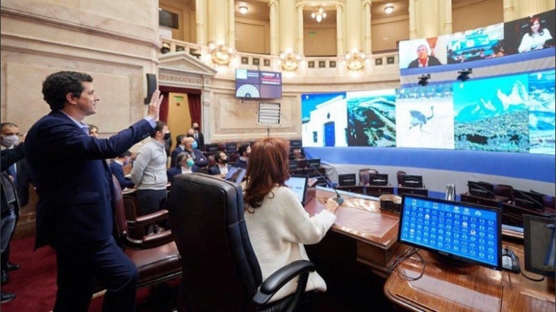 Cristina Kirchner durante una prueba piloto. Presidirá la sesión en el Senado.