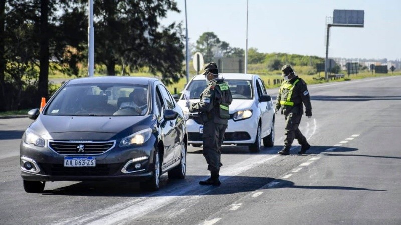 En los accesos a la provincia se toma la temperatura a conductores y acompañantes.