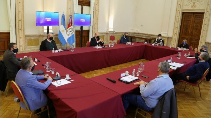 Perotti habló luego de la reunión con intendentes, entre ellos Pablo Javkin. 