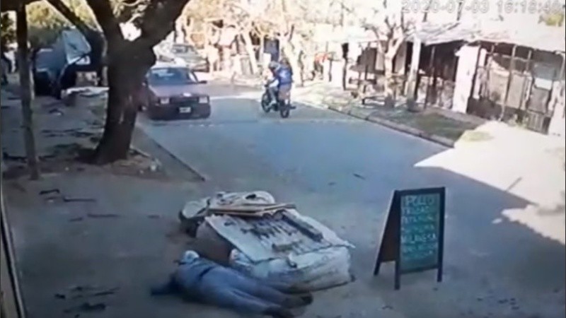 La secuencia del ataque a tiros desde una moto de la tarde.