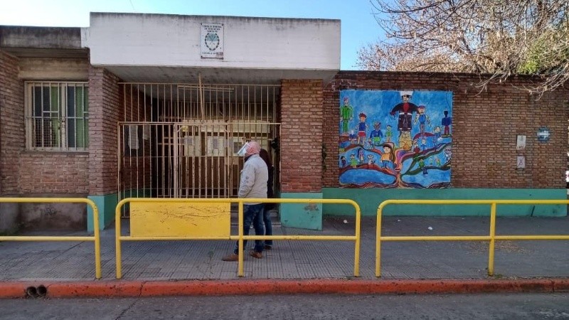 El FAE hizo un relevamiento por las escuelas públicas de Rosario. 