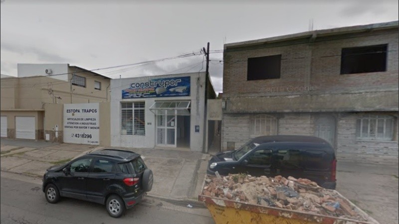 El frente del negocio asaltado en la zona sur de Rosario. 