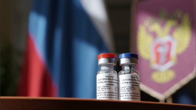 Rusia registró la primera vacuna contra el coronavirus, pero es muy criticada. 