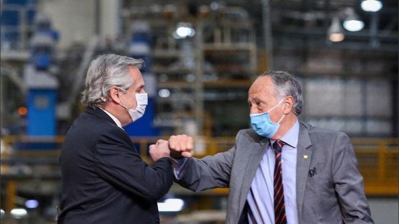 El presidente Alberto Fernández y el titular de la UIA, Miguel Acevedo.