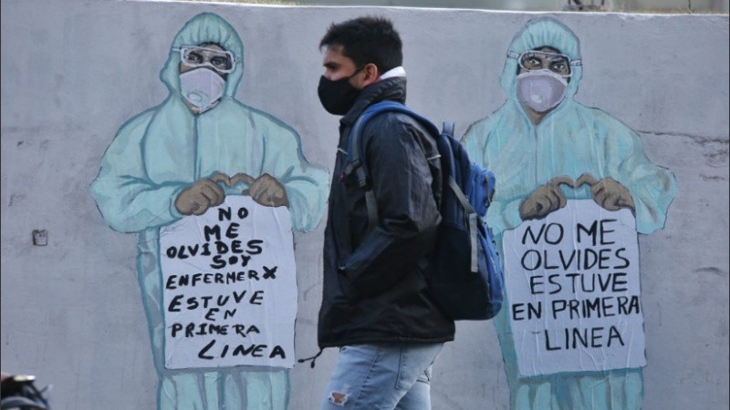 Las autoridades buscan reducir la circulación de gente en la calle.