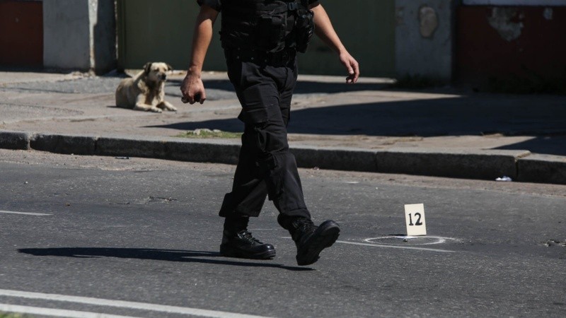 En Rosario hay 4.466 policías operativos (1.222 por turno), 122 móviles y 150 motos.