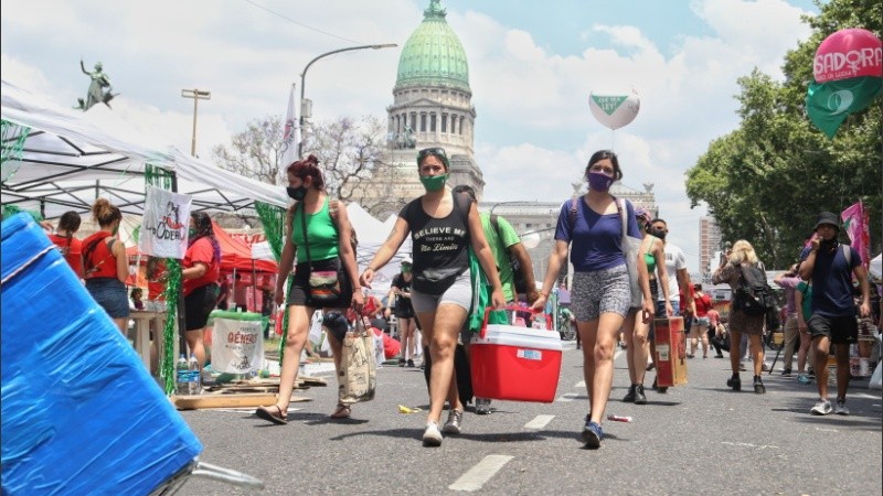 La espera del sector verde de la histórica votación por el aborto. 