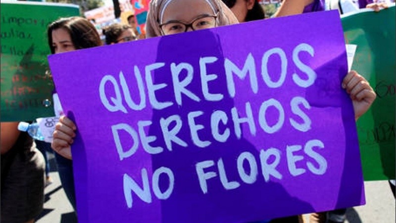 Tanto en las democracias pacíficas como en los países sumidos en grandes conflictos, las mujeres salieron a la calle a manifestar.