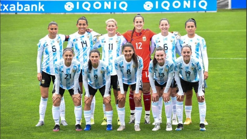 En el primer turno, el equipo dirigido por Carlos Borrello se impuso a Venezuela por 1-0 por el gol convertido por Mariana Larroquette.