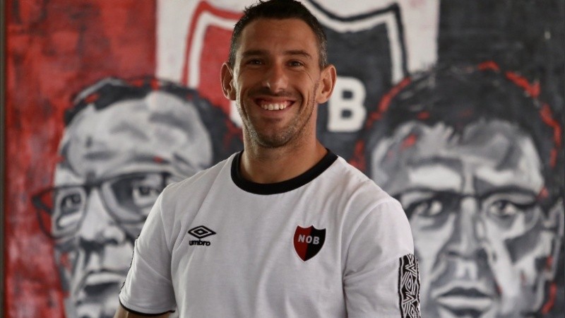 El capitán leproso partió rumbo a Brasil para el debut en la Copa Sudamericana.