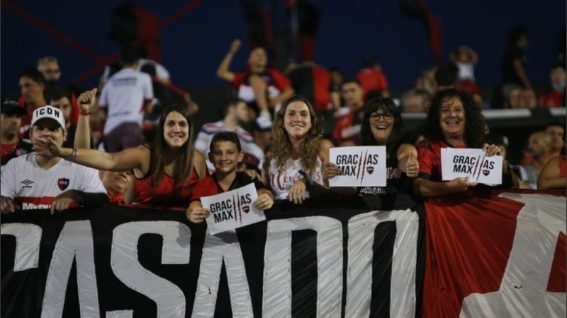 Newell's y una emotiva noche por la despedida de Maxi.