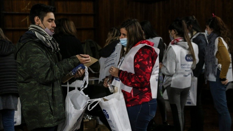 Las imágenes de los censistas haciendo su trabajo en Rosario este miércoles.