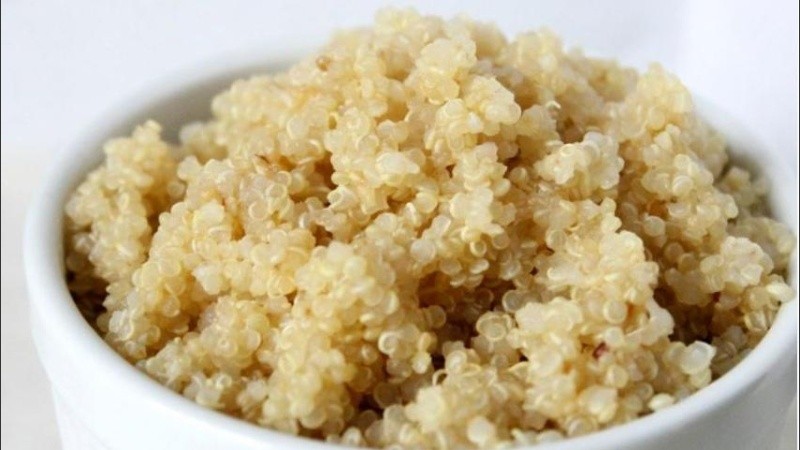 La quinoa es un pseudocereal con múltiples aportes a la salud.