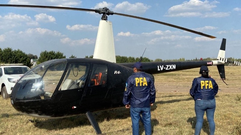El helicóptero y el rescate que no fue. La aeronave fue interceptada en Francisco Álvarez.