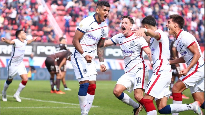 Rafael Pérez convirtió el gol del triunfo para San Lorenzo.