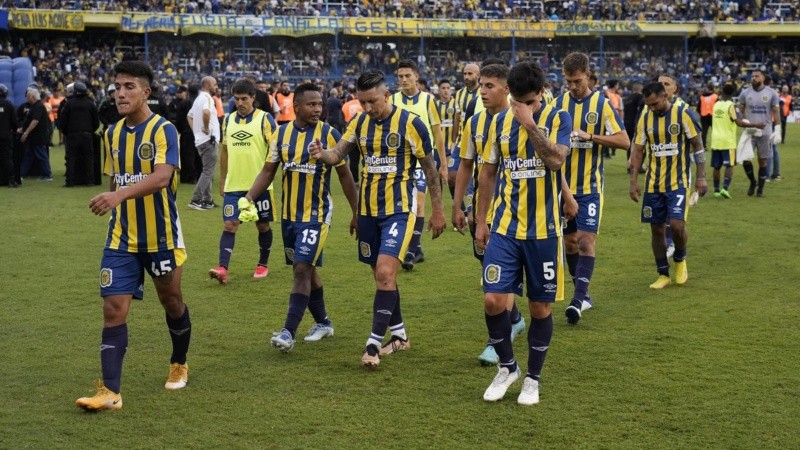 Los jugadores se fueron con bronca por el resultado y el tiempo agregado por Penel.