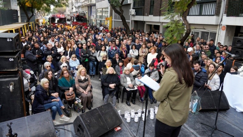 Emotivo acto de homenaje a 10 años de la tragedia de calle Salta 2141.