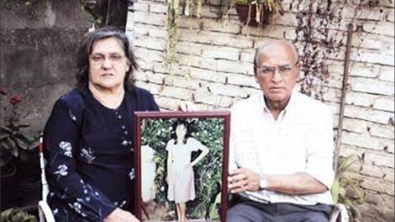 Ana Rizzardo y Elías Morales (fallecido en 2016), madre y padre de María Soledad.