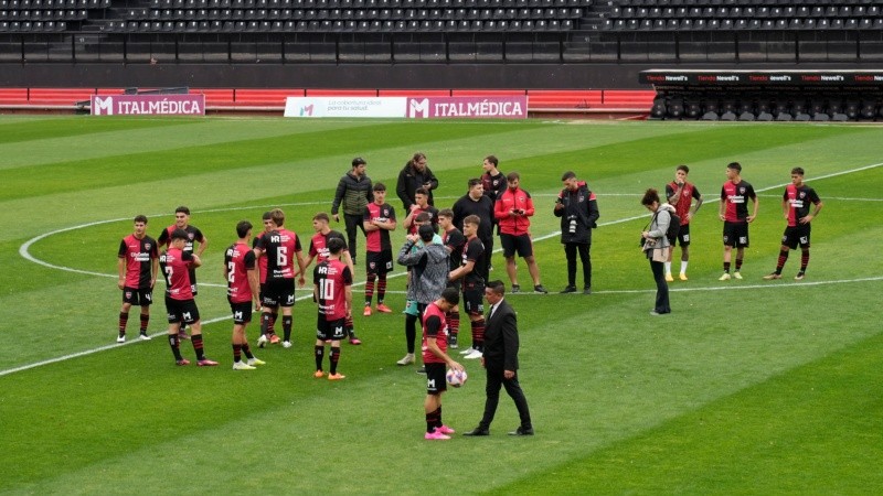 El clásico rosarino de reserva se suspendió momentos antes del horario de comienzo del partido en el Coloso