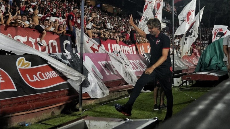 Heinze se fue ovacionado del Coloso.