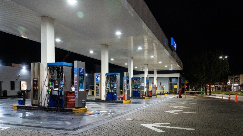 El nuevo sistema de YPF reducirá los precios del combustible durante la noche.