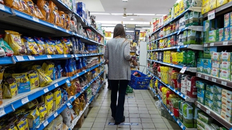 Las ventas en los supermercados de Santa Fe caen mientras los precios suben