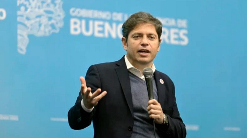 El gobernador bonaerense defendió su política impositiva y respondió las críticas presidenciales.