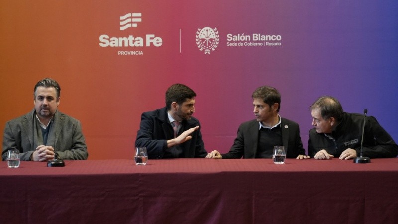 La conferencia de prensa que dieron los gobernadores Pullaro y Kicillof este viernes en Rosario