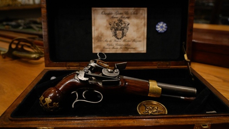 La pistola del general Manuel Belgrano, primera réplica de un arma de fuego de un prócer argentino.