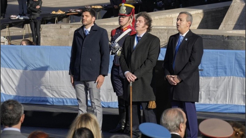 Desde el entorno del Presidente se comprometieron a terminar las obras del Monumento Nacional a la Bandera