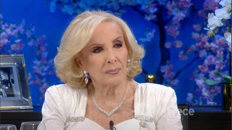 Mirtha Legran se pone al frente una nueva mesaza.