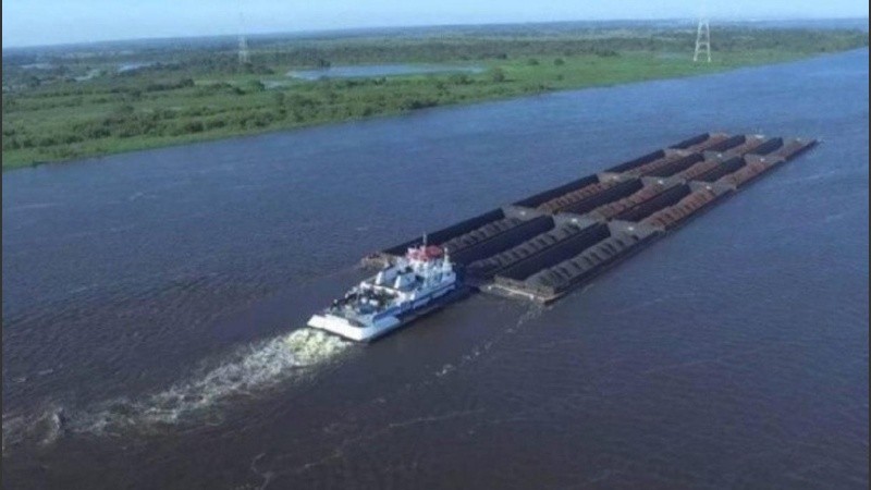 La hidrovía es la principal obra de infraestructura logística del país