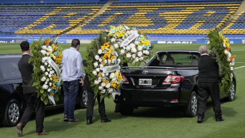 El último adiós a Omar Palma en el césped del Gigante de Arroyito.