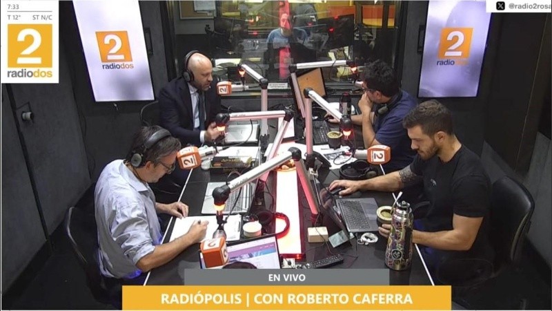 El ministro de Desarrollo Productivo, Gustavo Puccini, en los estudios de Radio 2.