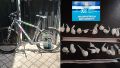 Detuvieron a un joven que llevaba 21 bochitas de cocaína en el manubrio de la bicicleta