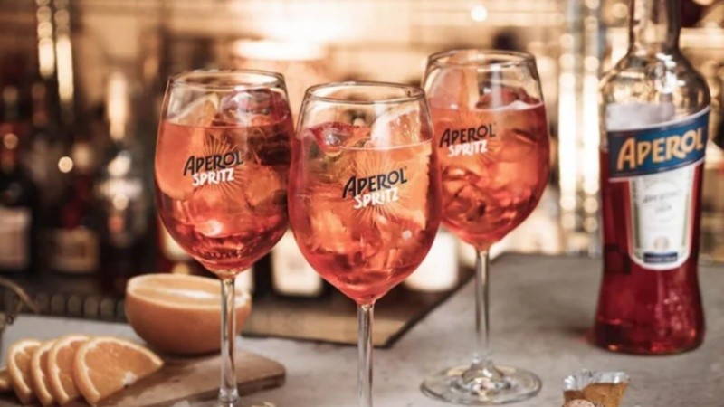 Salen a subasta 24 botellas de Aperol.