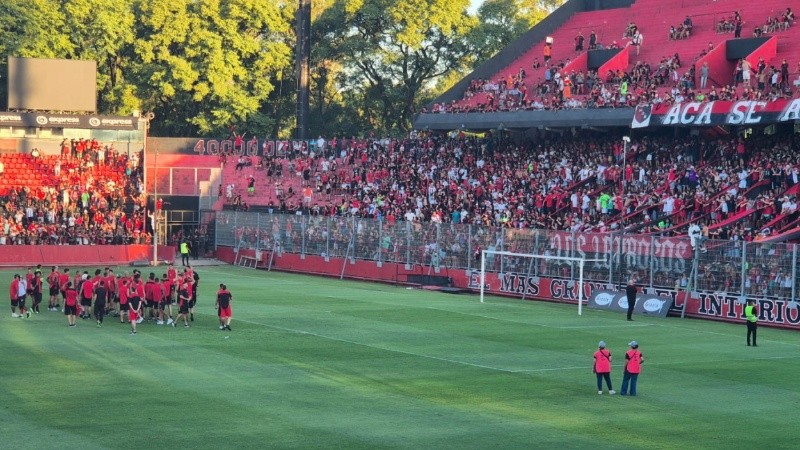 Desde las 18 se abrieron las puertas del Coloso.