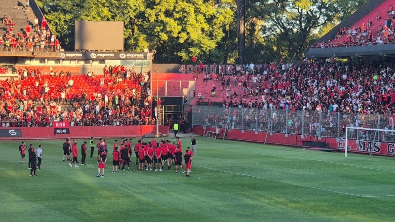 Desde las 18 se abrieron las puertas del Coloso.