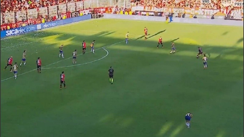 Banega descontó para la Lepra en el final del clásico.
