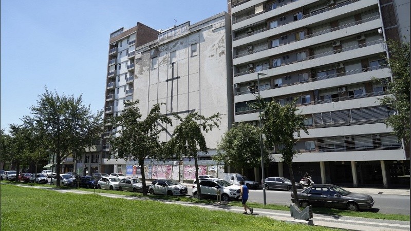 Así se encuentra ahora, 20 años después, el símbolo en el frigorífico frente a la plaza Libertad.