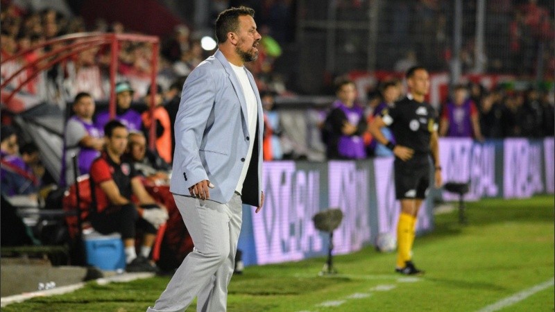 El Ogro vivió a pleno su primer partido como técnico de Newell's en el Coloso.